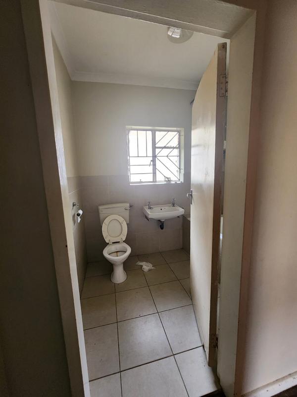 2 Bedroom Property for Sale in Sidwell Eastern Cape